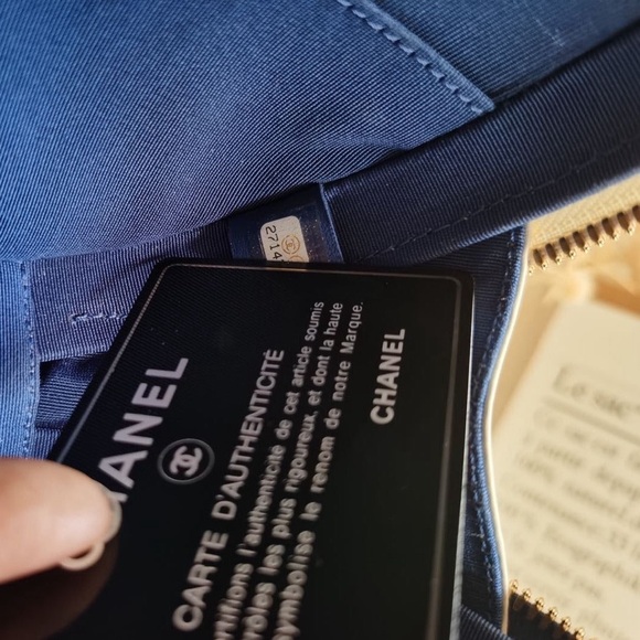 Chanel Vanity Case Navy White Quilted Crumpled Calfskin Bag - Picture 8 of 8